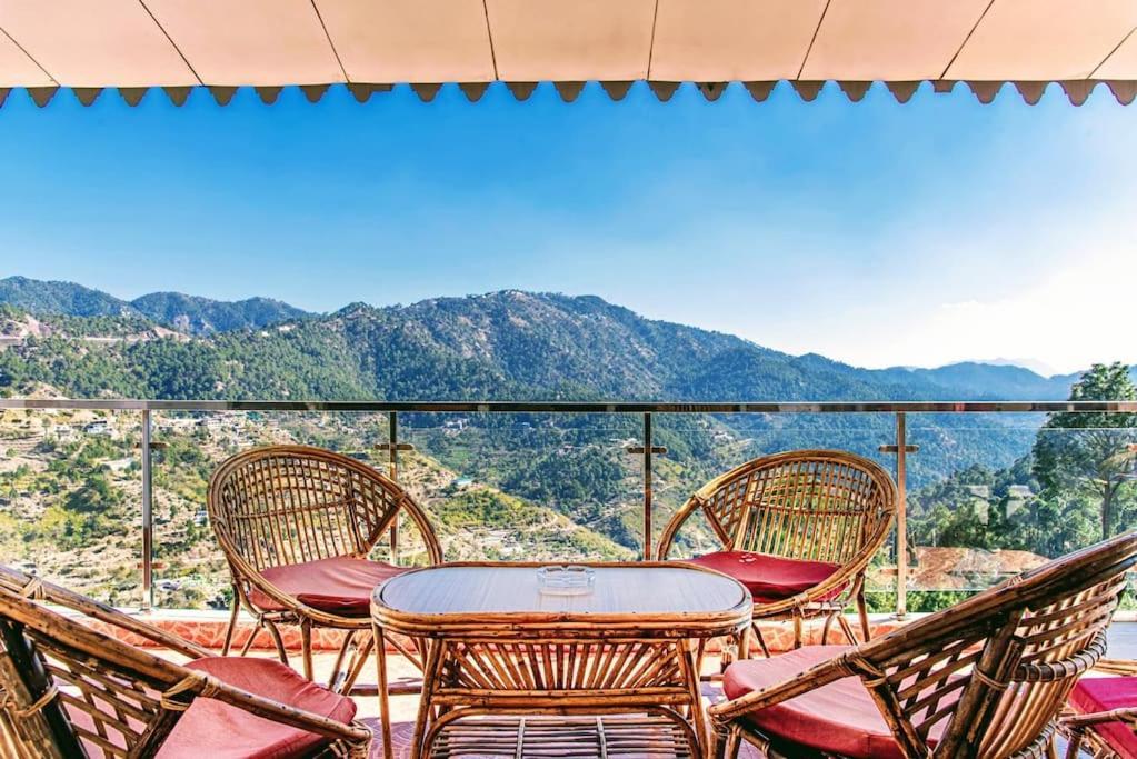 Kasauli Edge Apt With Balcony المظهر الخارجي الصورة